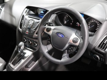 FORD FOCUS TREND 2013