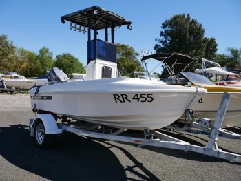 HAINES HUNTER 400F CENTRE CONSOLE