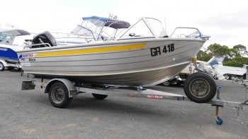 QUINTREX 420 DORY - RUNABOUT