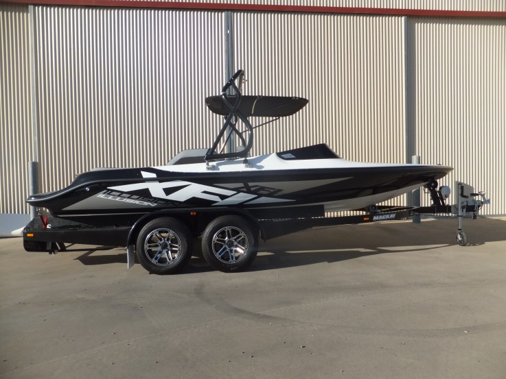 2018 XFI ILLUSION SKI BOAT MERCRUISER 31