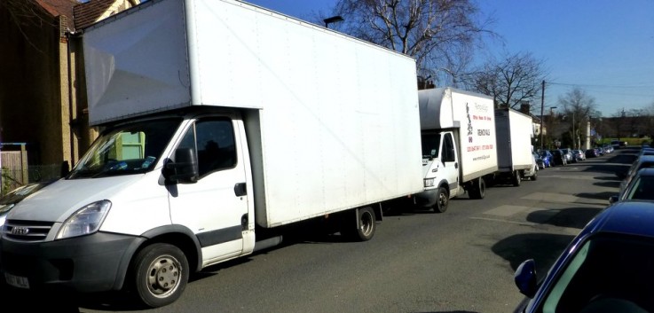 HAPPY MOVING