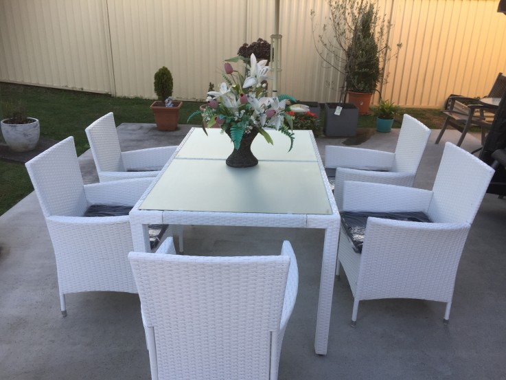 Outdoor Setting Brand New Condition 