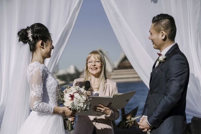 Finding Trusted Wedding celebrant to Hire in Sydney? Get in Touch with Orna Binder