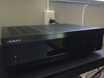 Am selling my  Used OPPO UDP-205 4k Blu-