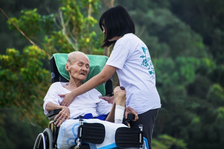 Want to Become an Aged Care Worker?