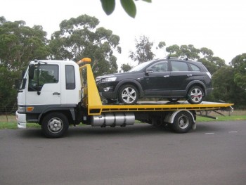 Tilt Tray Towing Adelaide- What is it all about?
