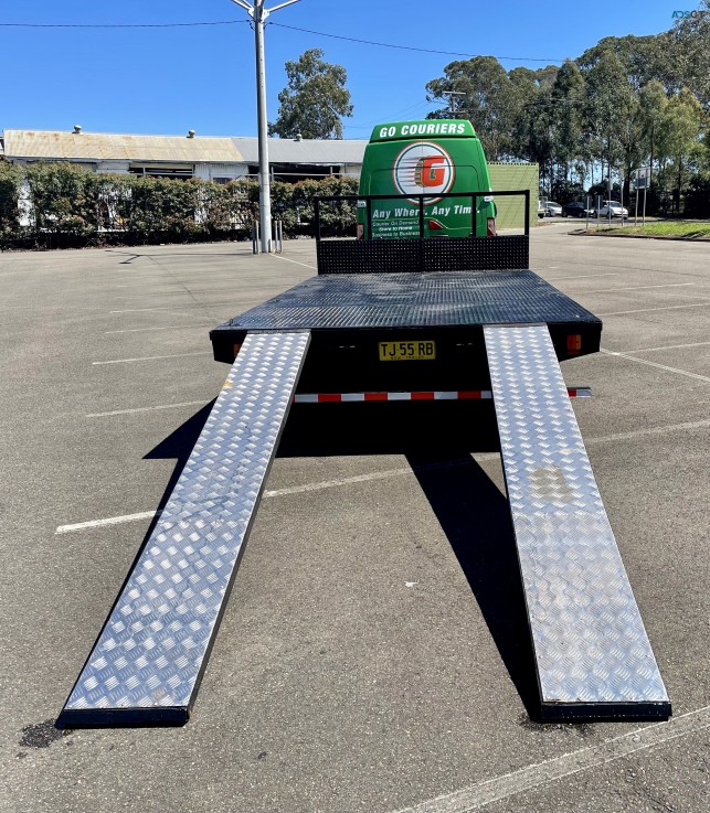 15 x 8 Table top trailer with Ramps