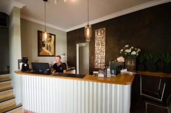 Countryman Motor Inn