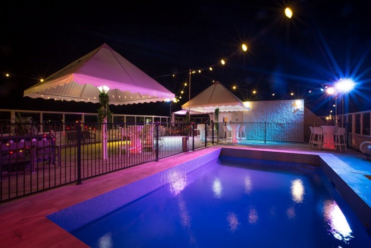 Gladstone Reef Hotel