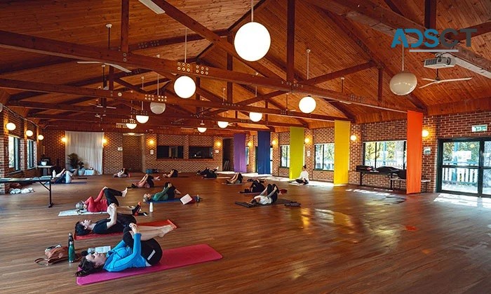 Live more peacefully with yoga and meditation retreat
