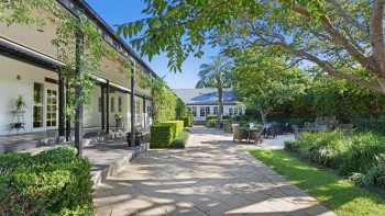 Bella Char Restaurant & Wine Bar