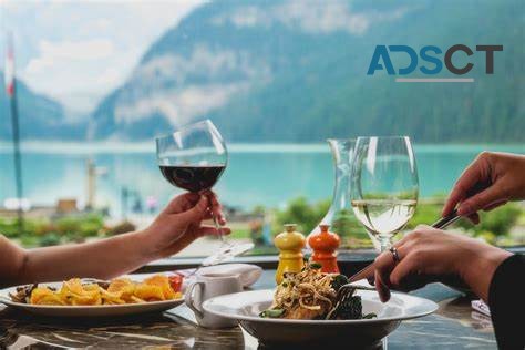 Scenic Dining in Lake Louise: Where Affordable Meets Breathtaking Views