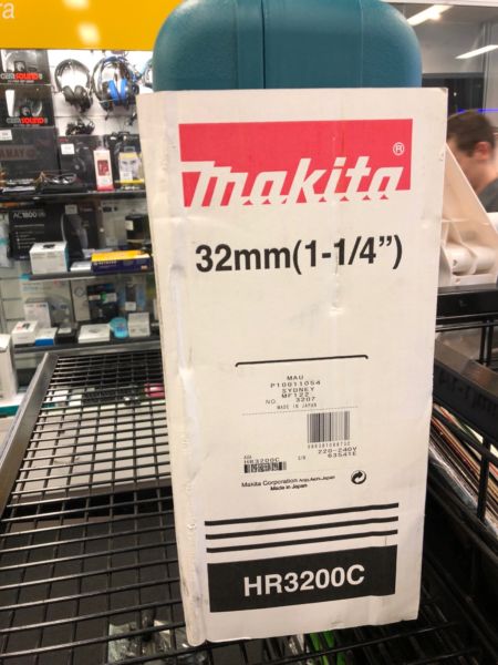 Makita HR3200c Hammer Drill DK122104