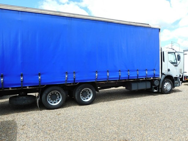 Sydney’s Best Wedding Celebrant at Your Service! Call Orna Binder