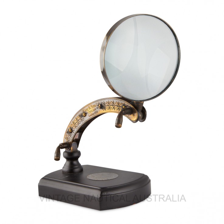 Magnifying Glass – Engraved Arc on Wood 