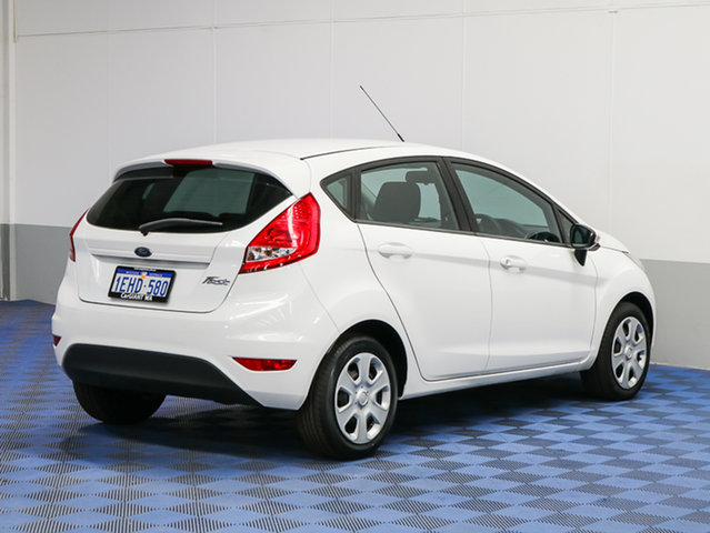 2013 Ford Fiesta WT CL White 5 S