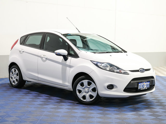2013 Ford Fiesta WT CL White 5 S