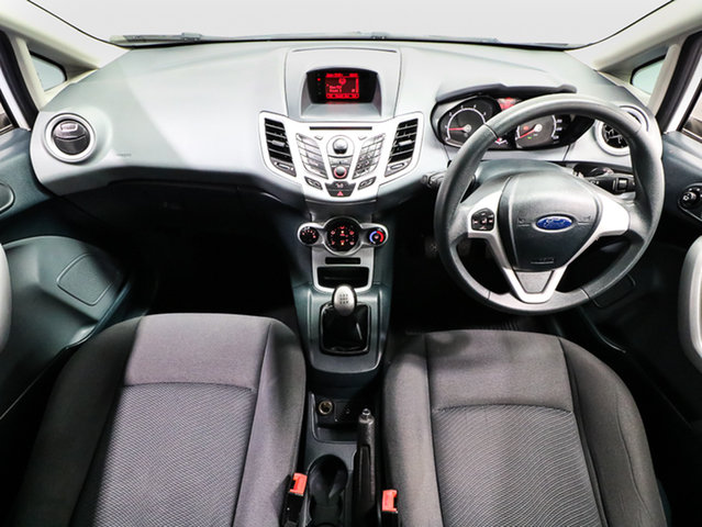 2013 Ford Fiesta WT CL White 5 S