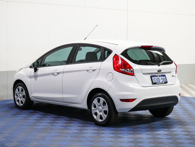 2013 Ford Fiesta WT CL White 5 S