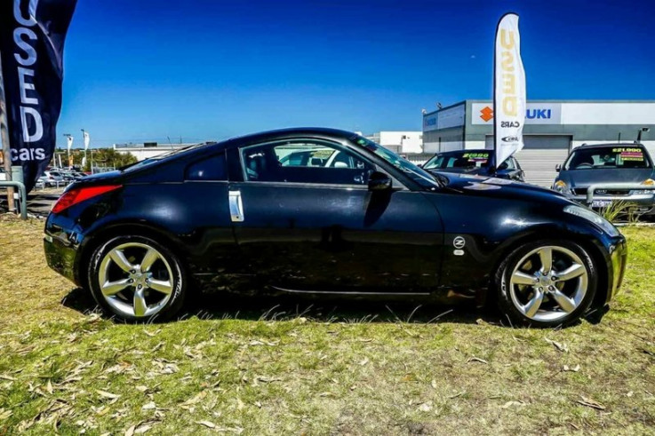 2007 Nissan 350Z Touring Coupe (Black)