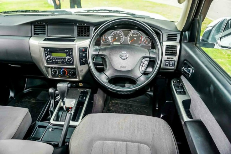 2013 Nissan Patrol ST Wagon (White)