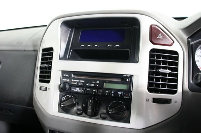 2005 Mitsubishi Pajero Platinum Edition 