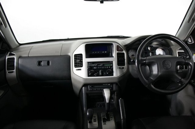2005 Mitsubishi Pajero Platinum Edition 