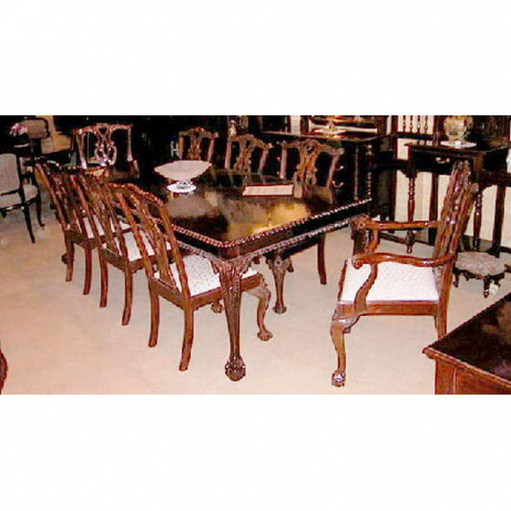 CHIPPENDALE DINNING TABLE